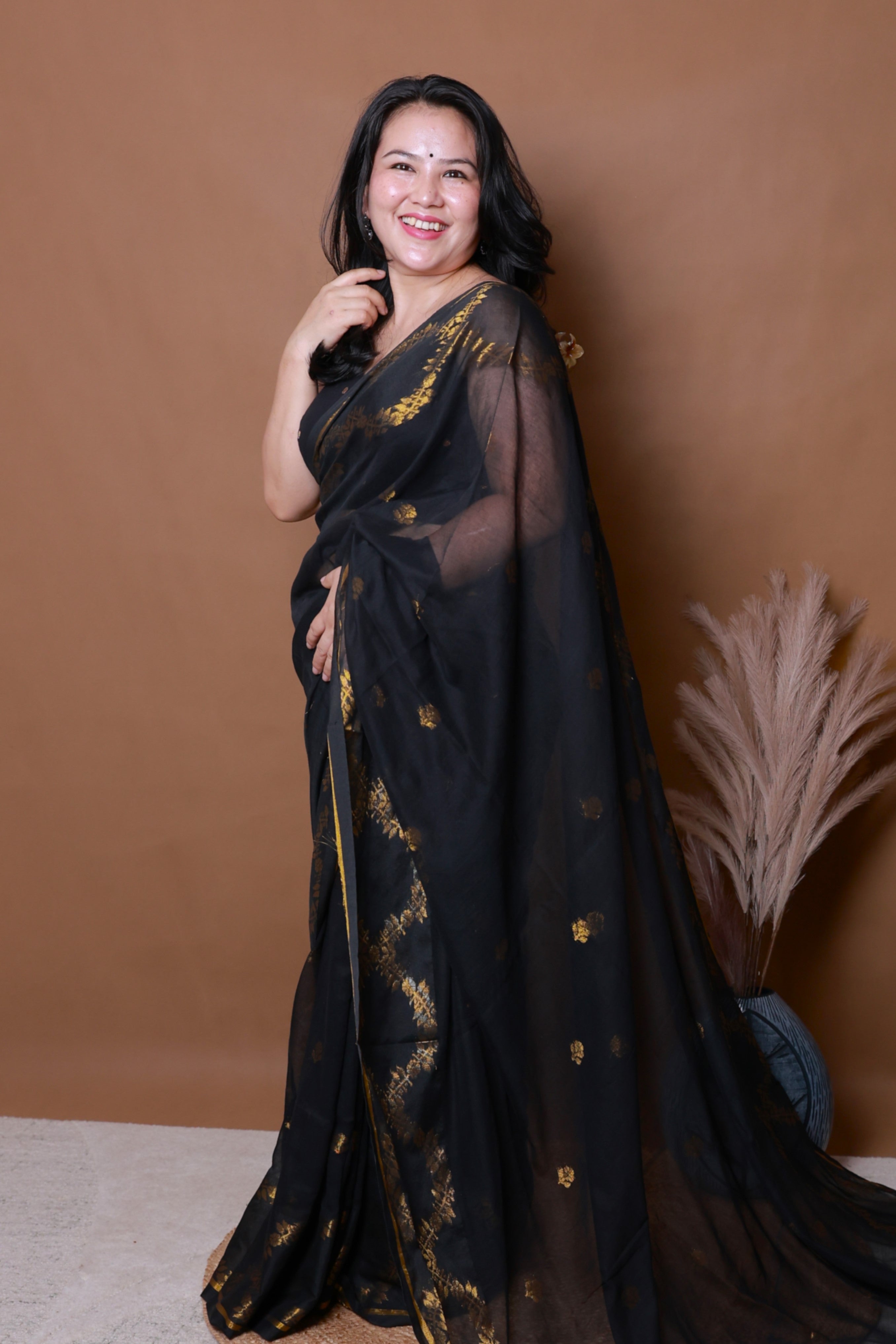 Mul - Black & Gold